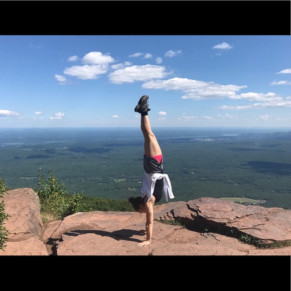 Meet your Posher, Rachel - Picture 2 of 8